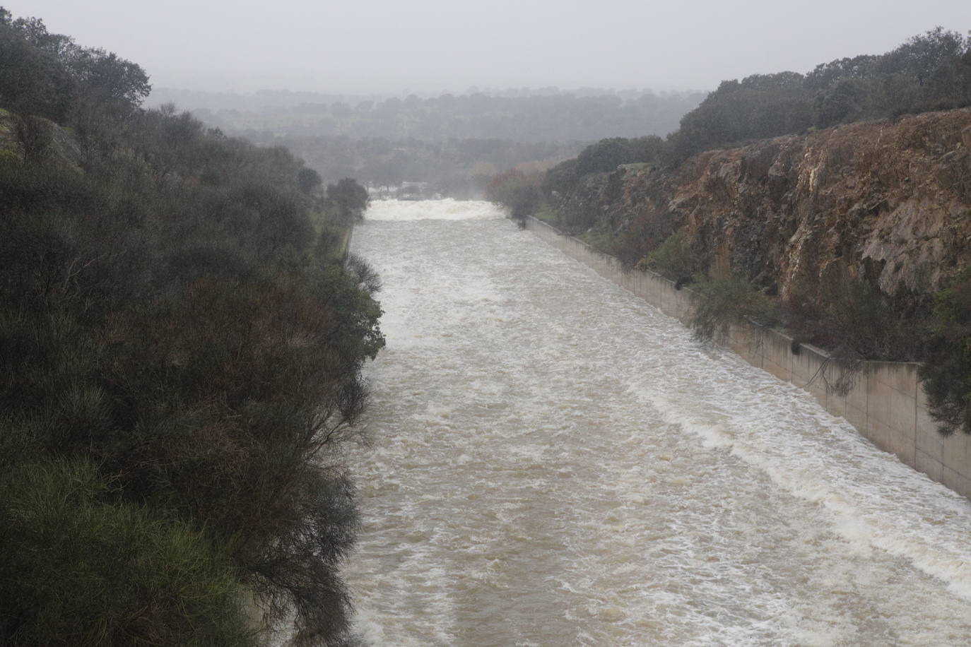 Desembalse parcial del embalse del Guadiloba. 