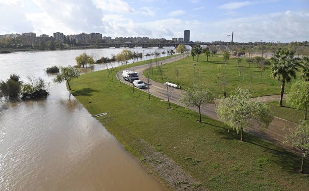 Imagen del estado del Guadiana a su paso por Badajoz.