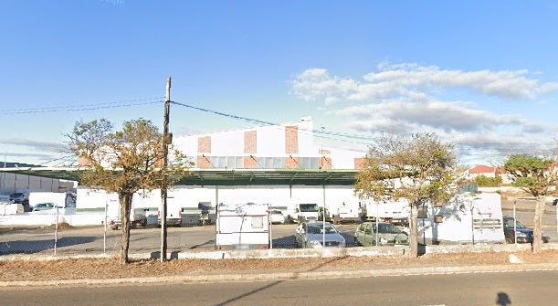 Herido grave un trabajador al sufrir una caída de altura en Badajoz