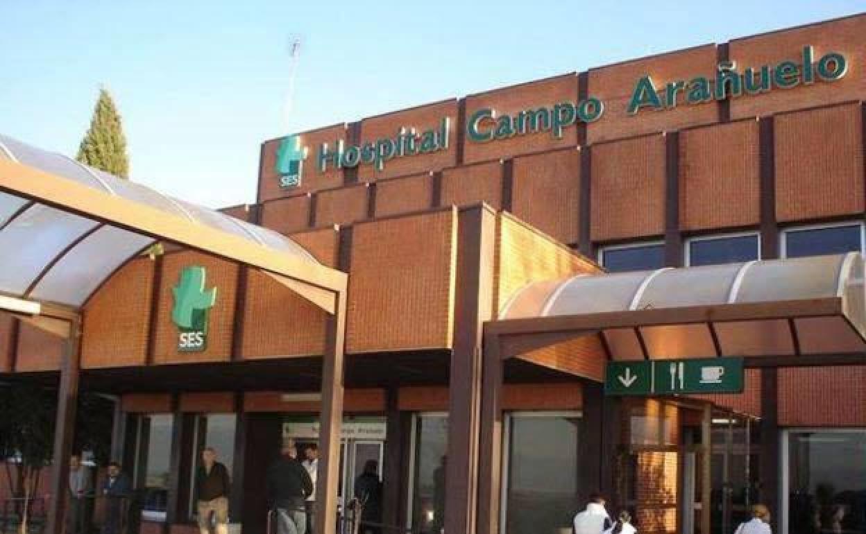 Herido grave un hombre de 48 años al caer por unas escaleras en Almaraz