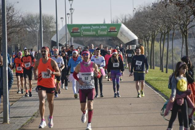 Fotos: Búscate en la San Silvestre pacense