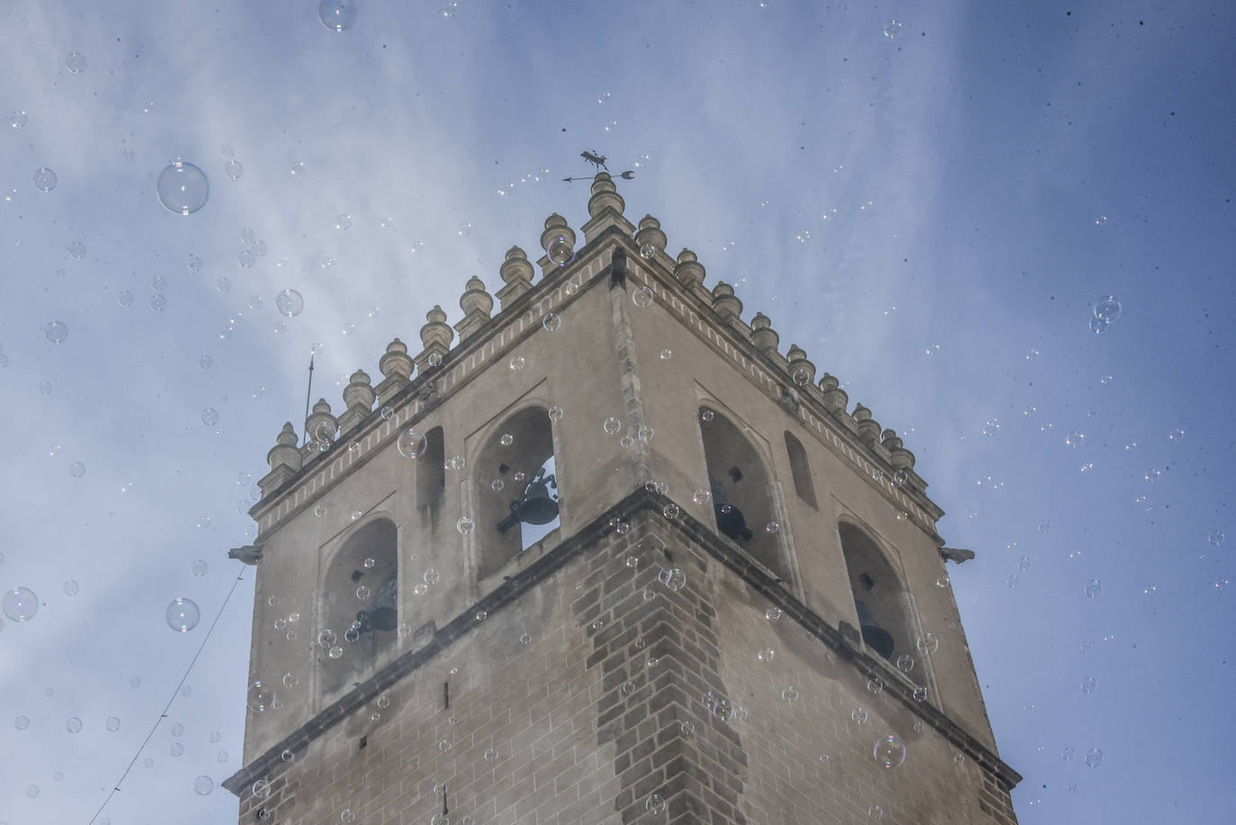 Fotos: La Nochevieja infantil llena la plaza de España de Badajoz
