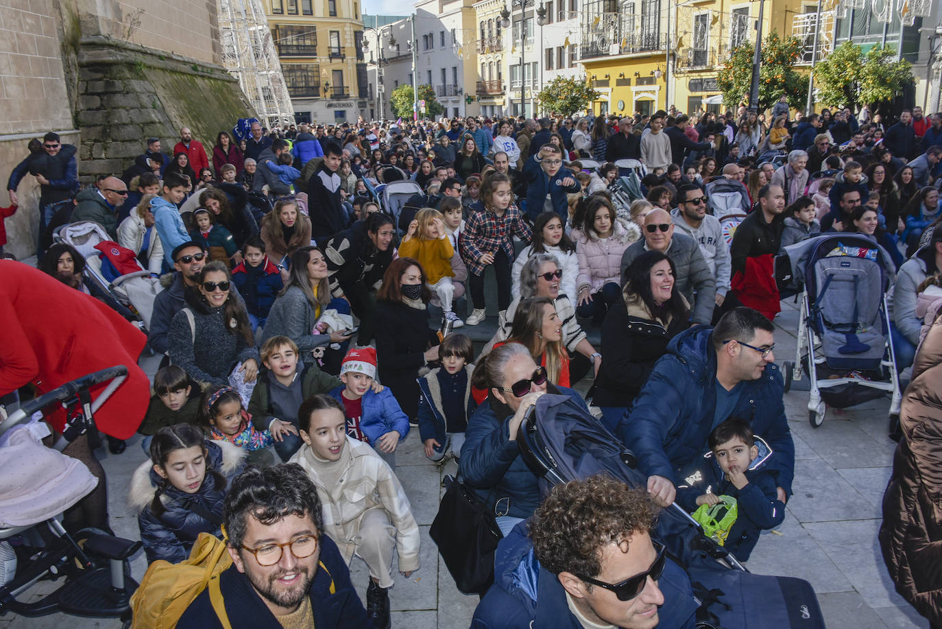 Fotos: La Nochevieja infantil llena la plaza de España de Badajoz
