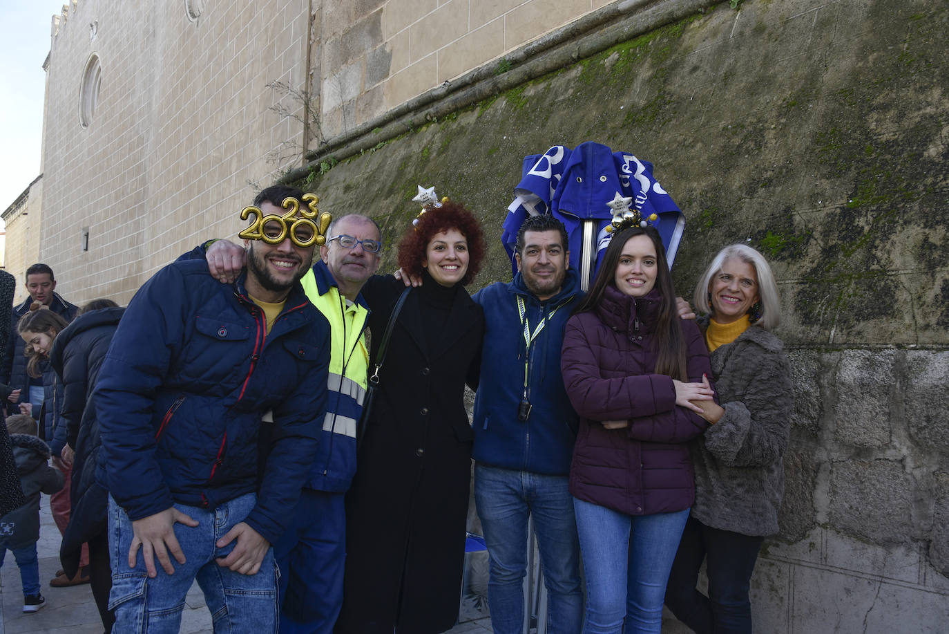 Fotos: La Nochevieja infantil llena la plaza de España de Badajoz