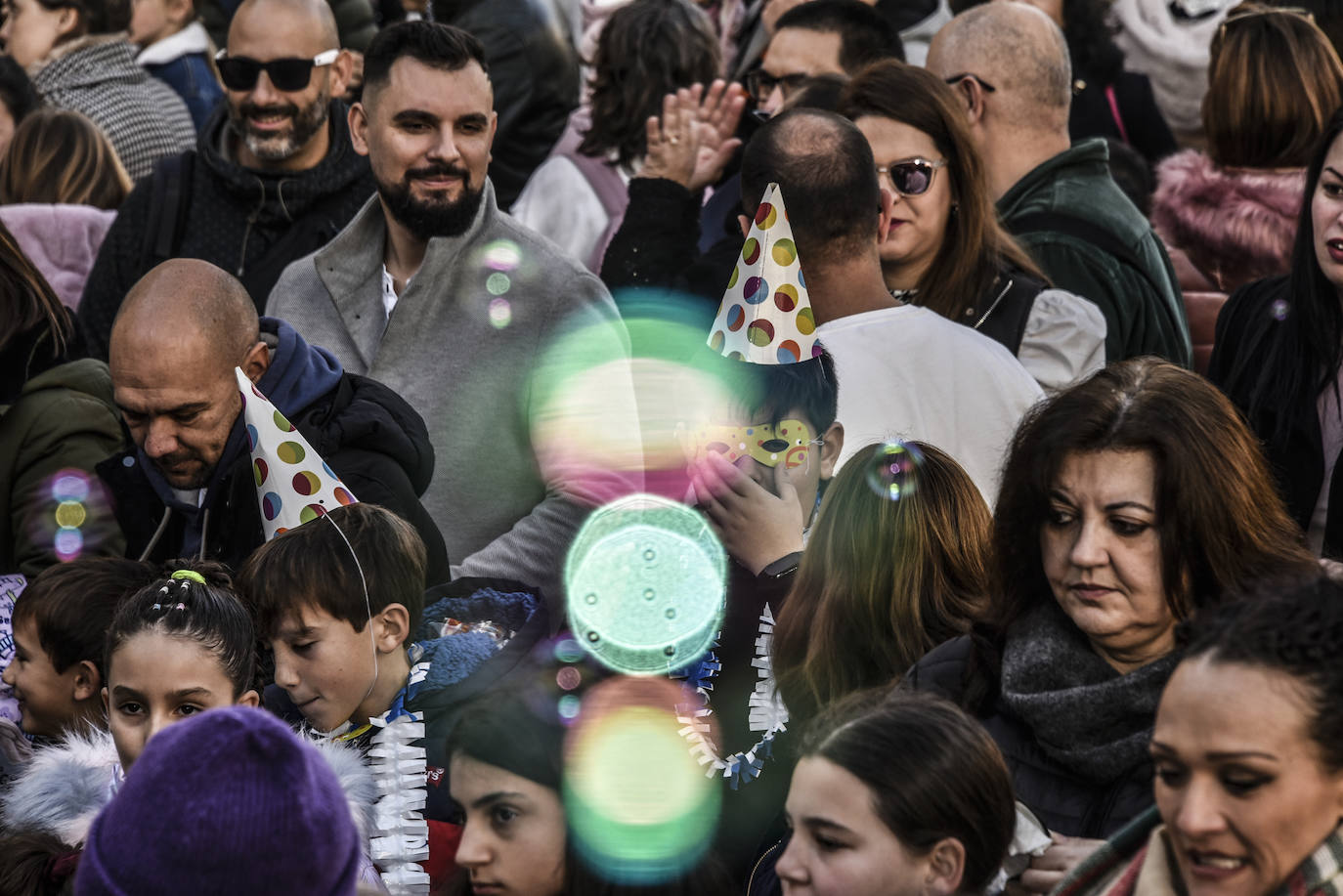 Fotos: La Nochevieja infantil llena la plaza de España de Badajoz