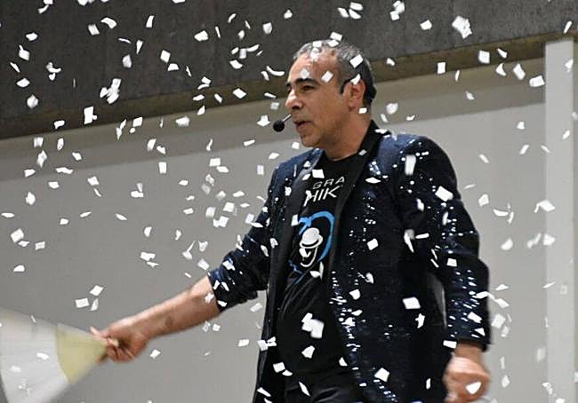 Chiky Mendoza durante un espectáculo.