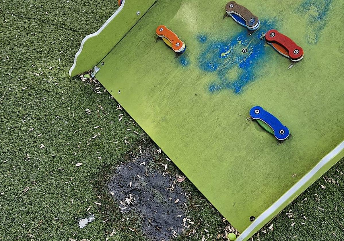 Acto de vandalismo en un parque infantil de Calamonte
