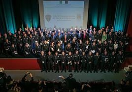 Hornachos acoge la entrega de medallas y distinciones a los agentes de la Policía Local
