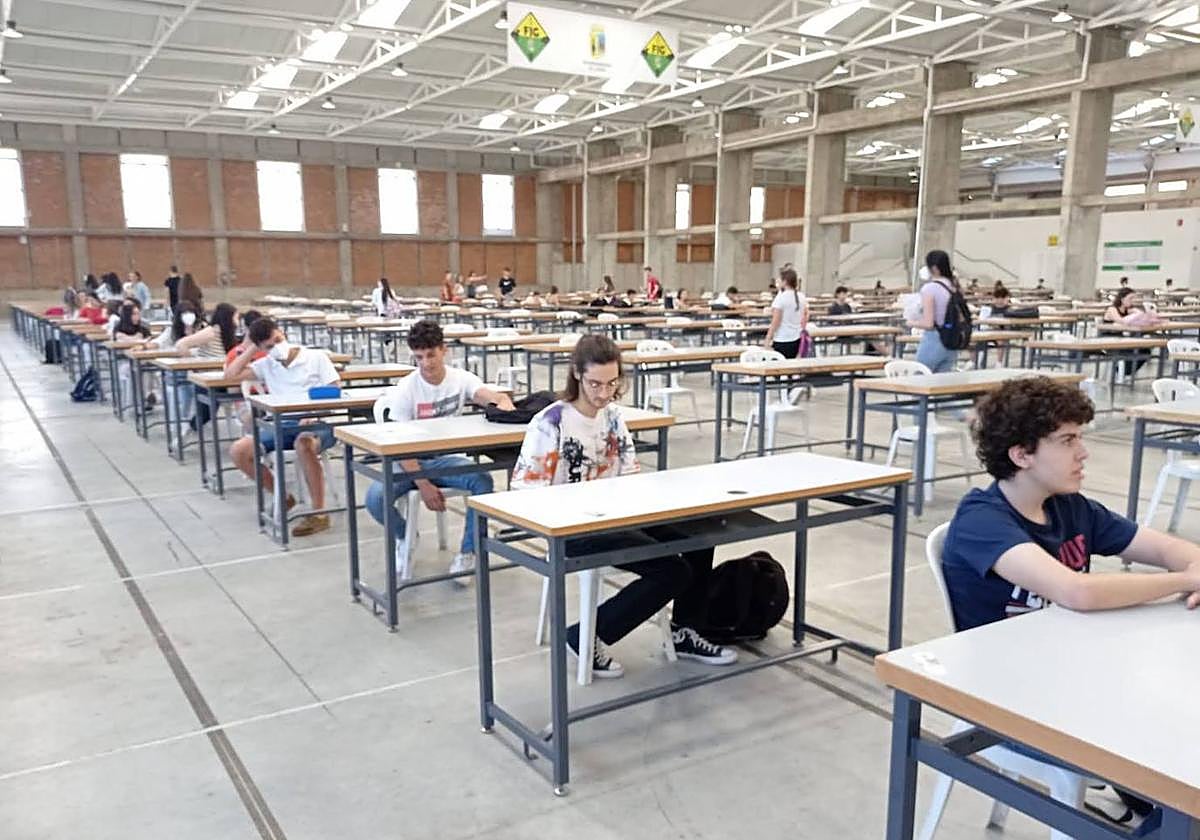 La prueba piloto de la EBAU se hará en tres institutos de Mérida, Almendralejo y Navalmoral