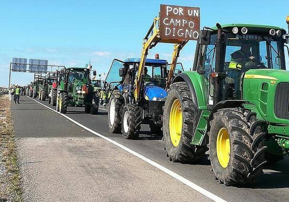 Imagen de archivo de una tractorada en las protestas agraria extremeñas prepandemia.