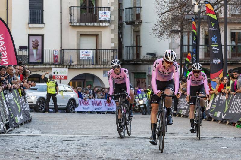 Las mejores imágenes de la primera etapa de la Vuelta a Extremadura