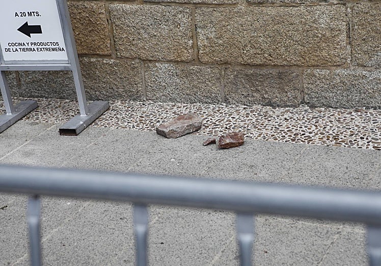 Parte del material desprendido.