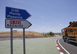 Carretera de Badajoz en su salida desde Cáceres.