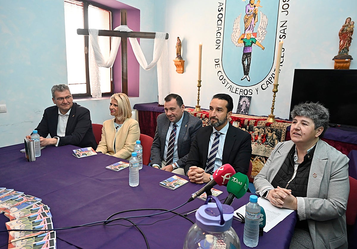 Juan Carlos García, Paloma Morcillo, Ricardo Becerra, Ricardo Cabezas y Teresa Pacheco.