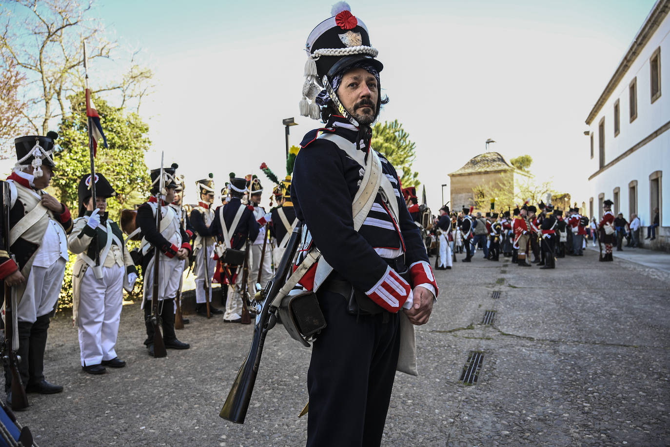 Miguel Barco, profesor en el Conservatorio de Cáceres, dirige este sábado la unidad musical del desfile.