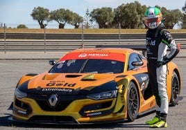 Ángel Santos, con su nuevo Renault de 650 caballos.