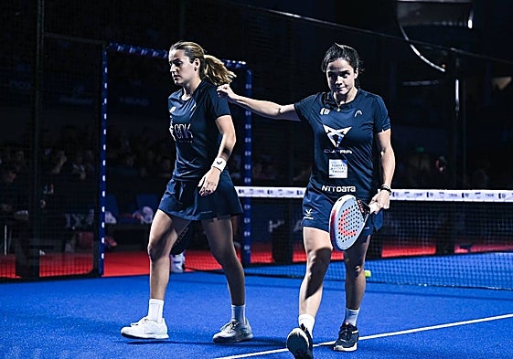 Paula Josemaría y Ari Sánchez durante la final del Paraguay Open.