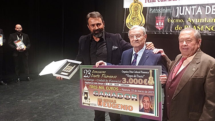 El cantaor sevillano José Olmo gana el Mayorga de Plasencia