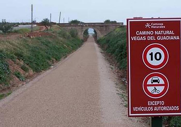 Vía verde de las Vegas del Guadiana a su paso por Villanueva de la Serena.