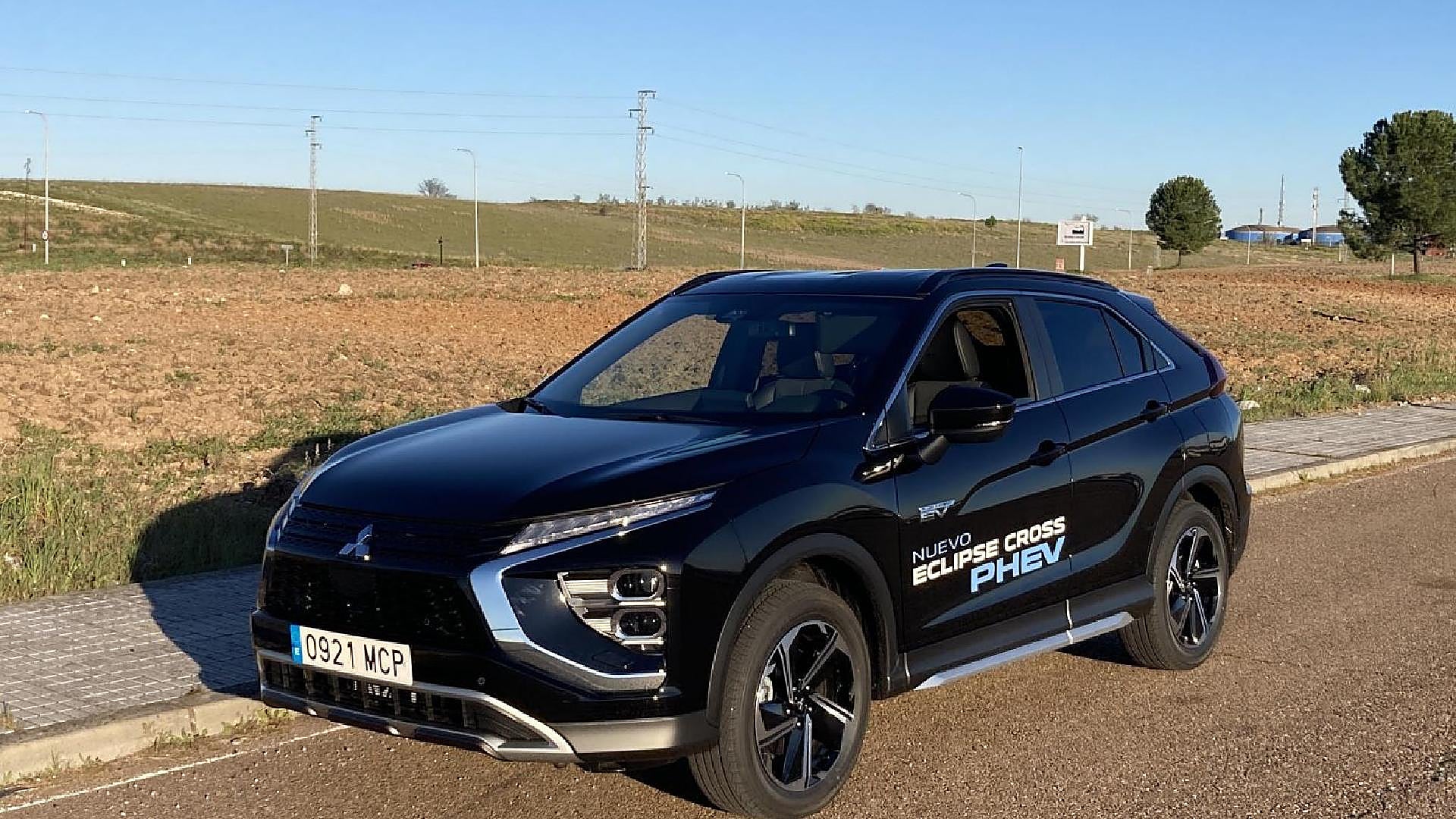 Mitsubishi Eclipse Cross, un híbrido enchufable, 4x4 y con 40