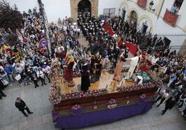 El Cristo de la Salud partiendo de Santo Domingo.