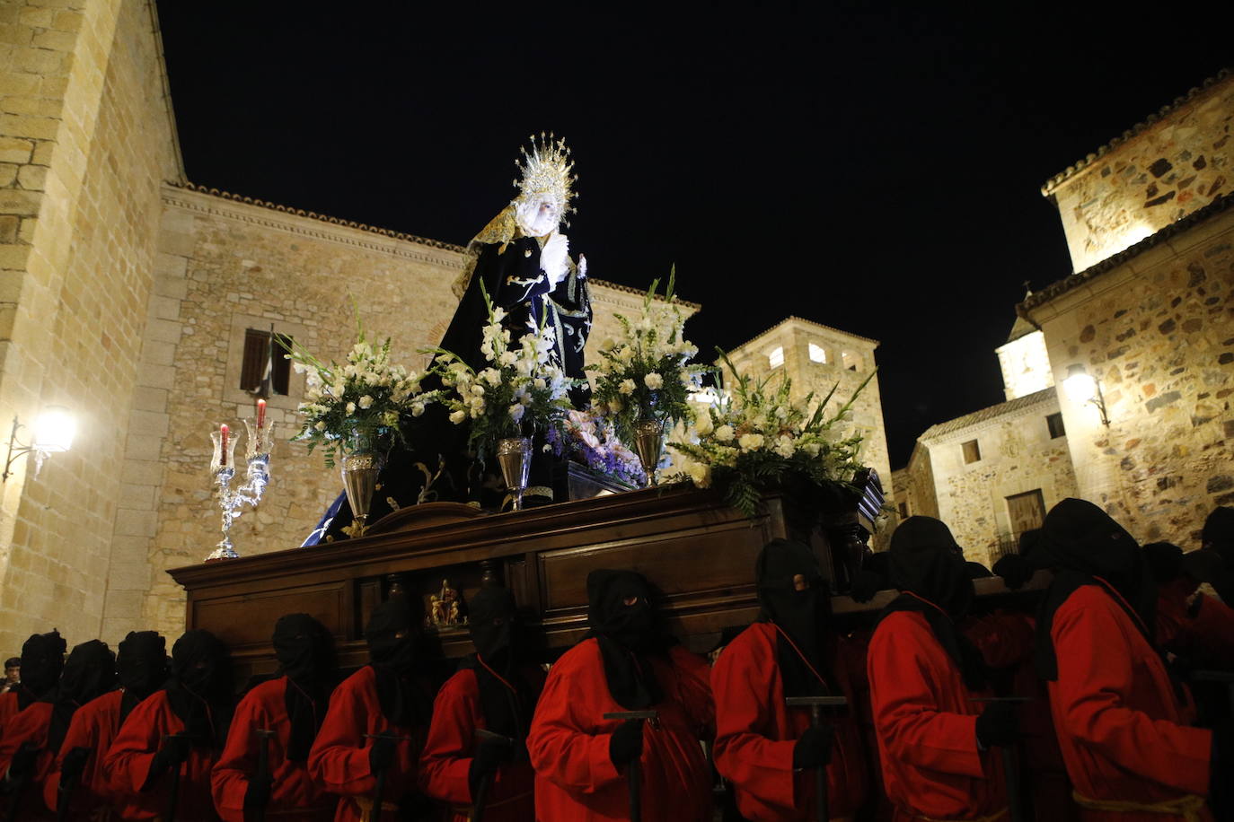 Lunes Santo en Cáceres, en imágenes