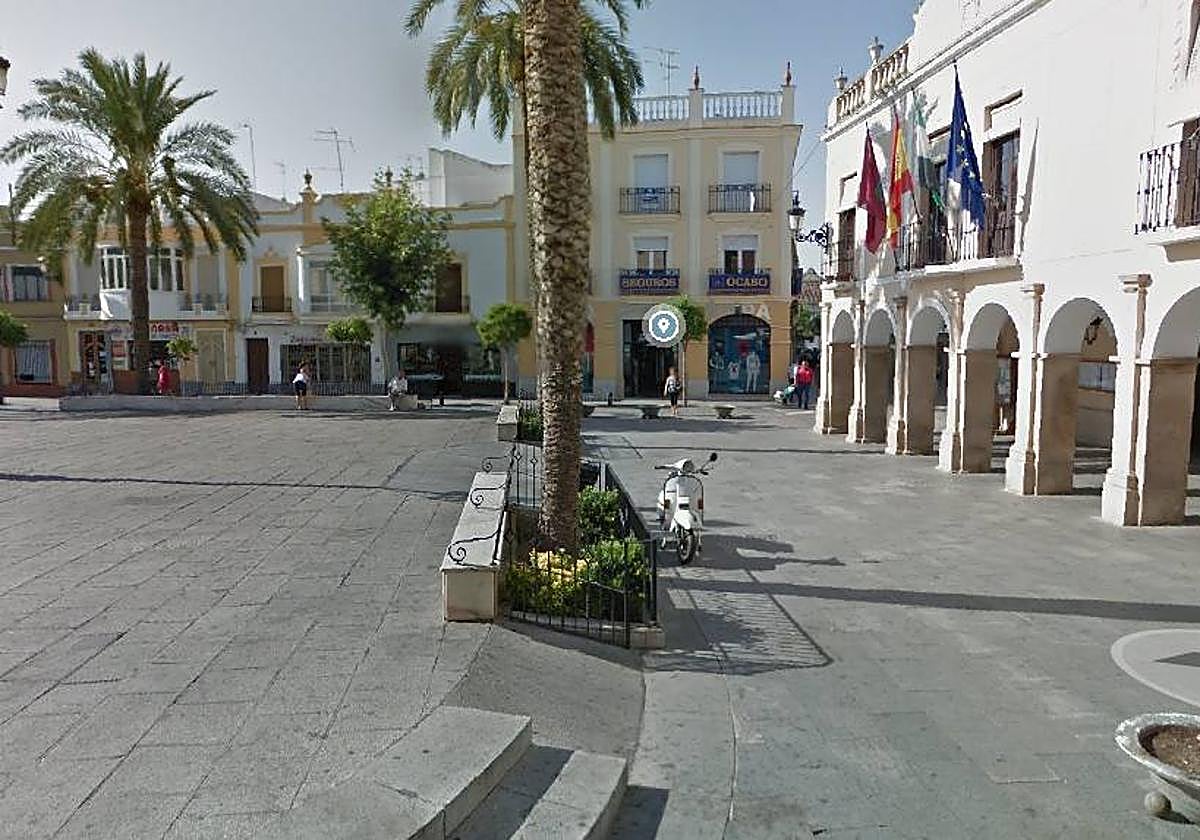 El accidente ha ocurrido frente al Ayuntamiento de Montijo.