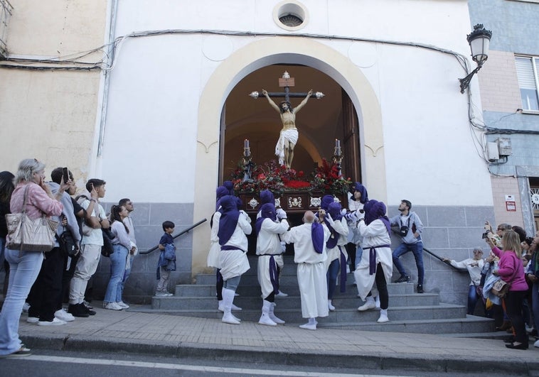 Salida de la procesión del colegio San José.