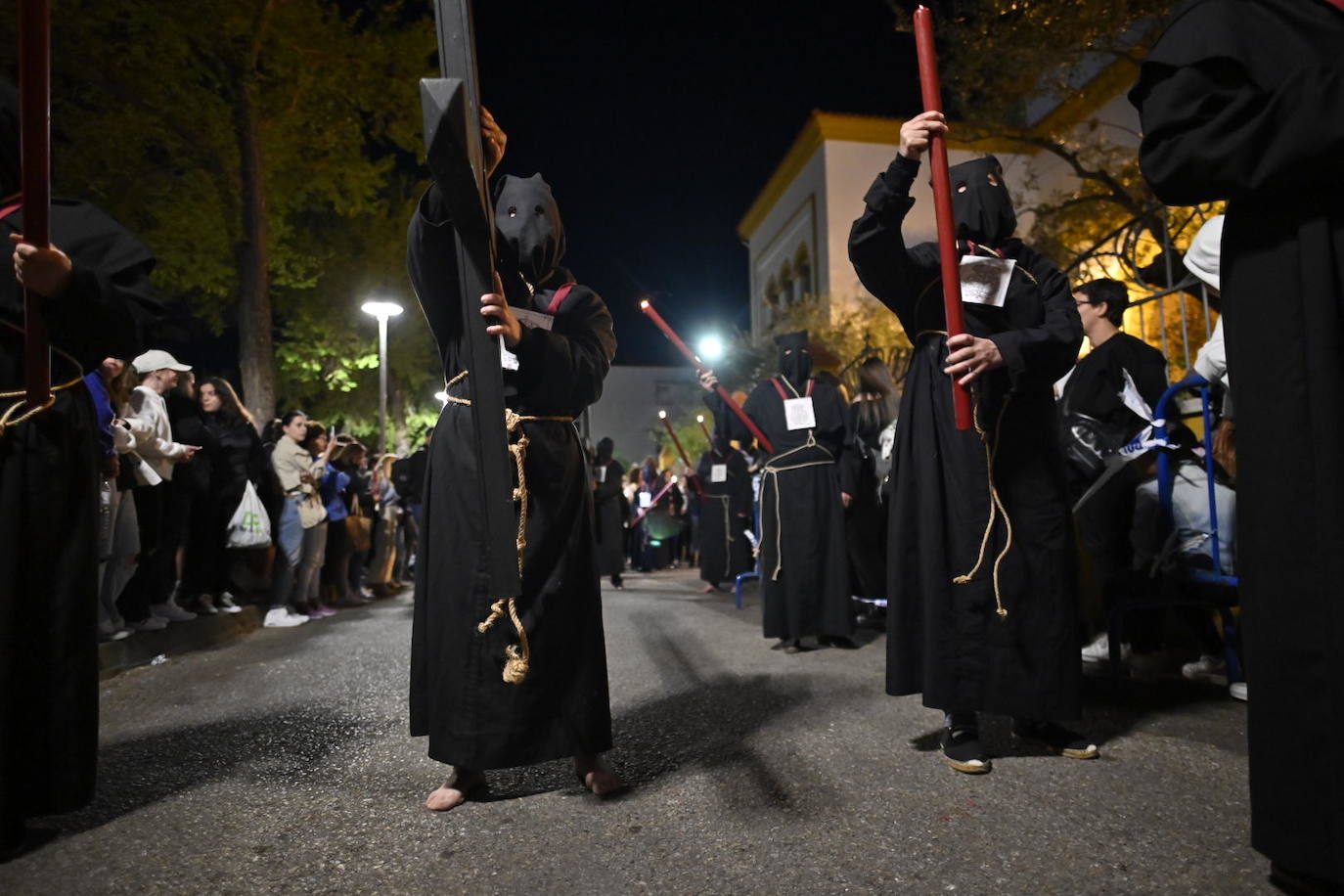 La procesión del Cristo de la Paz de Badajoz, en imágenes