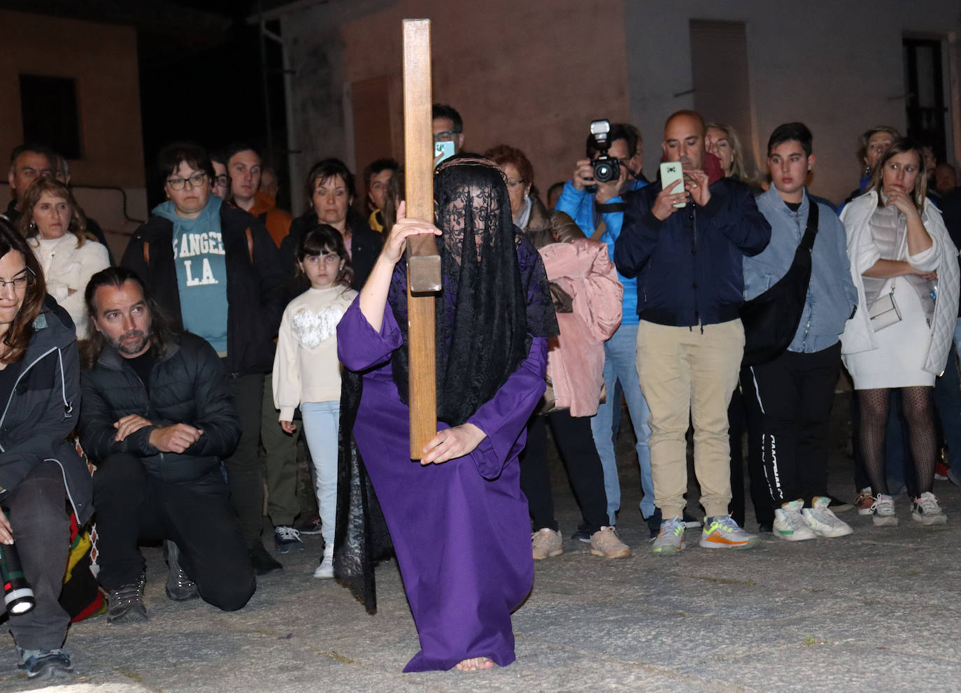 Valverde de la Vera vive su día más importante del año con los &#039;empalaos&#039;
