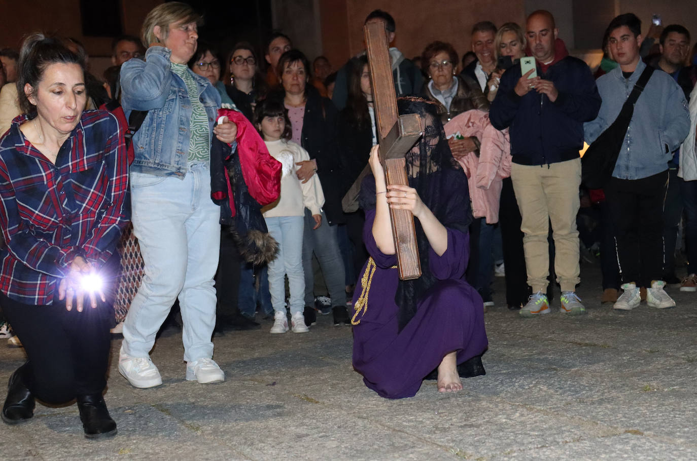 Valverde de la Vera vive su día más importante del año con los &#039;empalaos&#039;