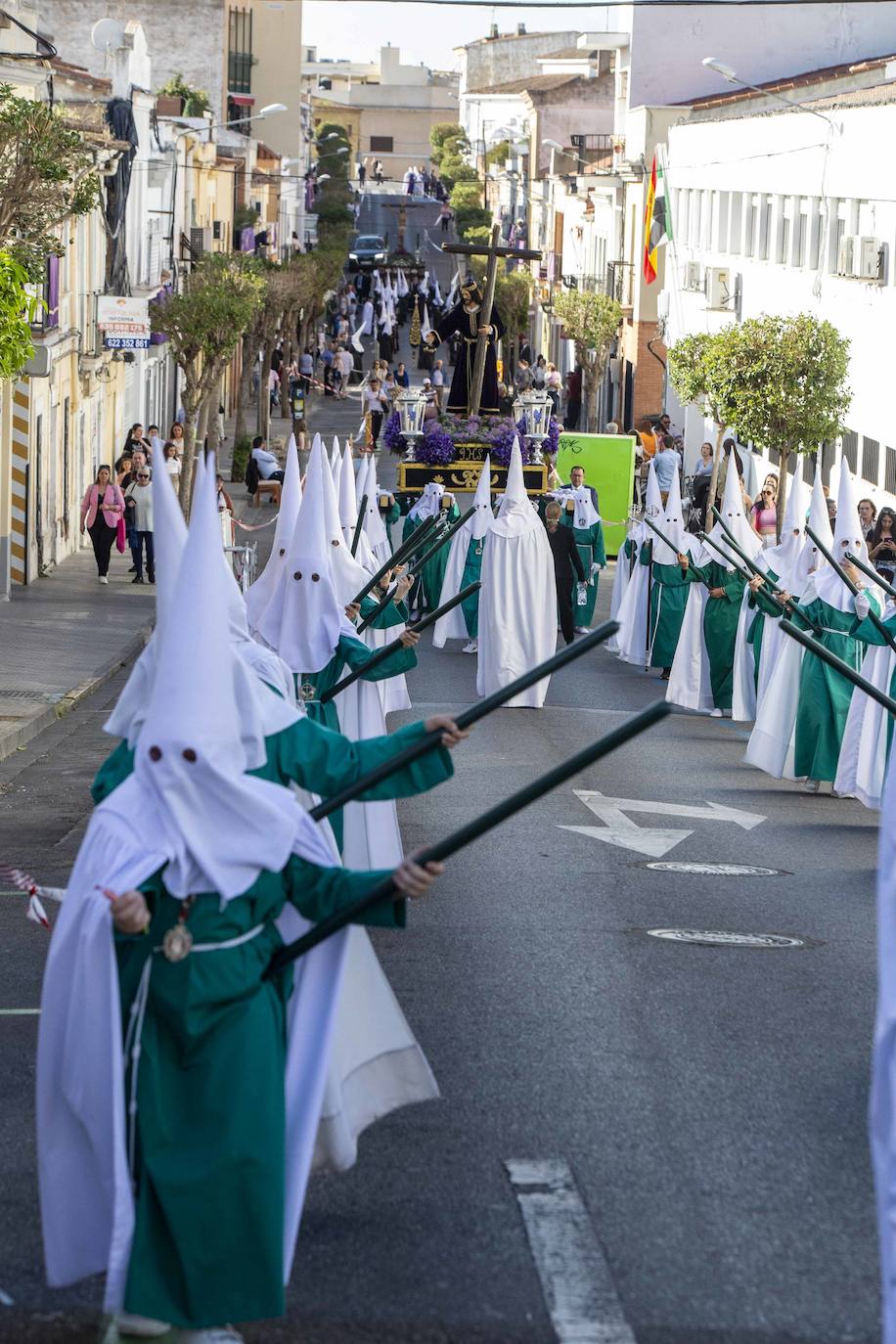 Calor y mucho público en un extraordinario Viernes Santo de Mérida