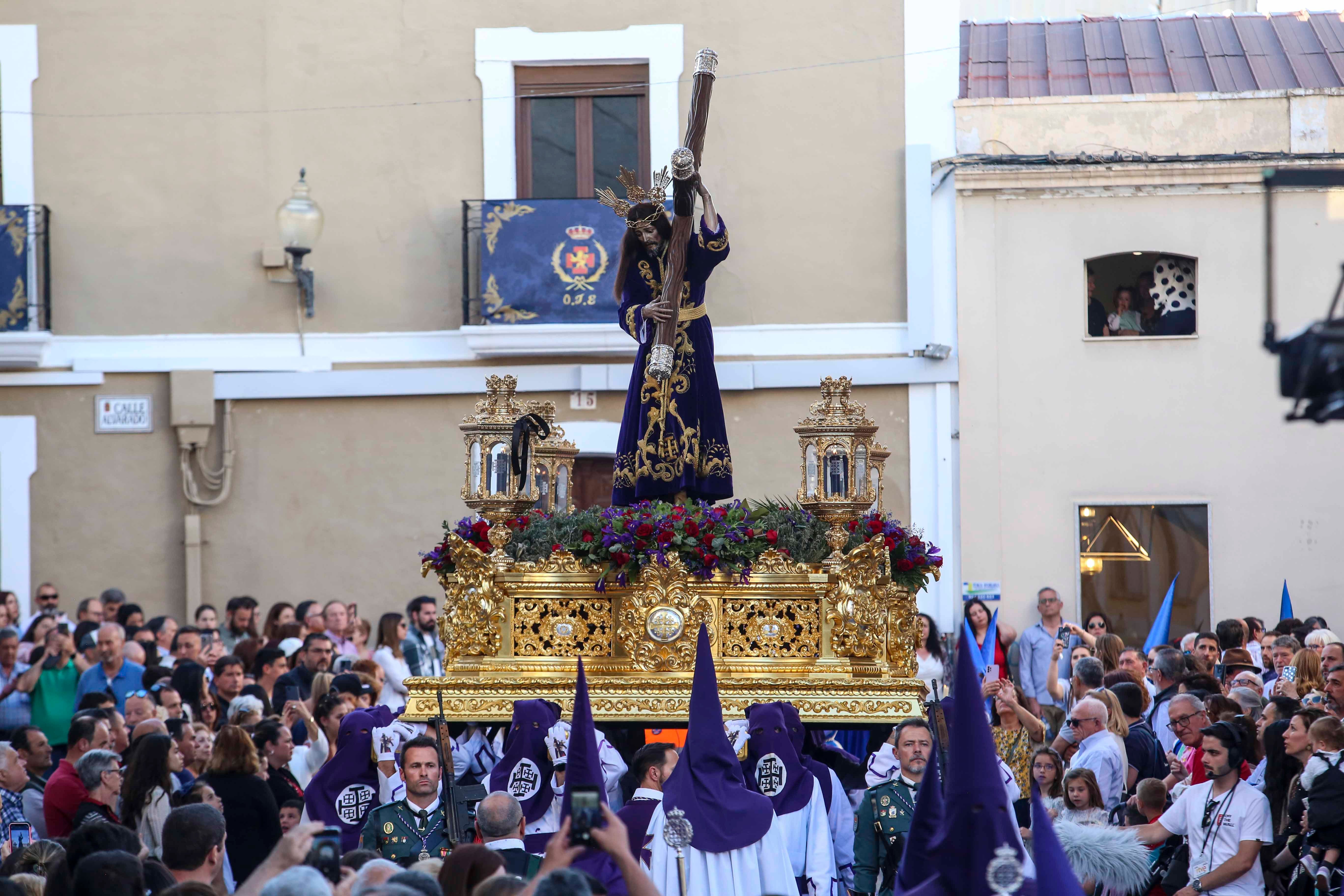 Calor y mucho público en un extraordinario Viernes Santo de Mérida