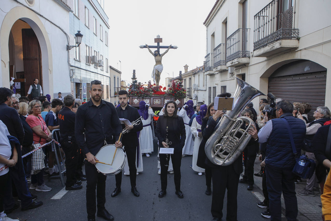 Cristo del Amor y Señora de la Caridad Cofradía: Hermandad Penitencial del Santísimo Cristo del Amor, Señor de las Penas y Nuestra Señora de la Caridad.