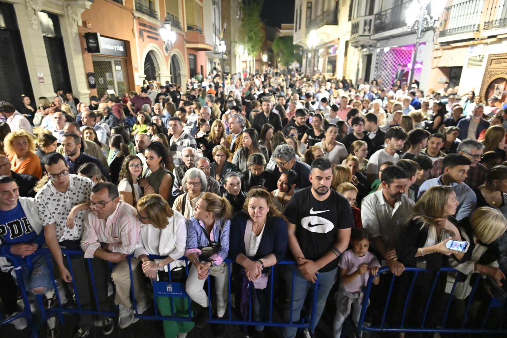 La procesión del Rosario pone el broche al Viernes Santo de Badajoz