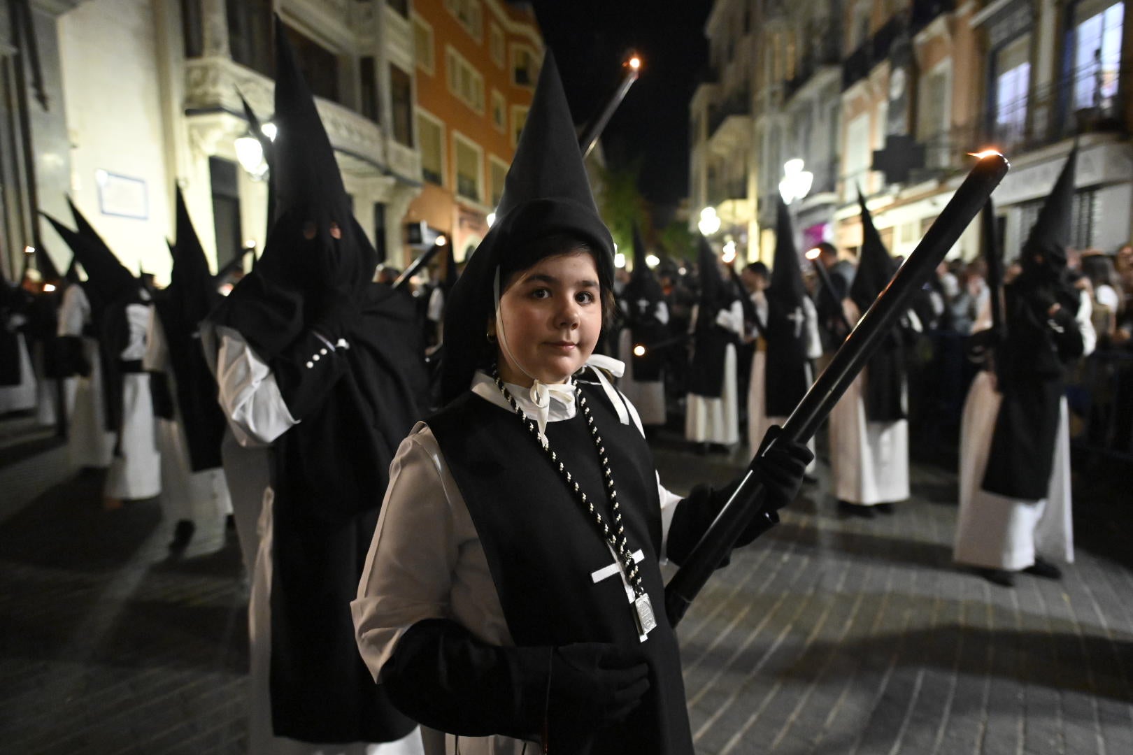 La procesión del Rosario pone el broche al Viernes Santo de Badajoz