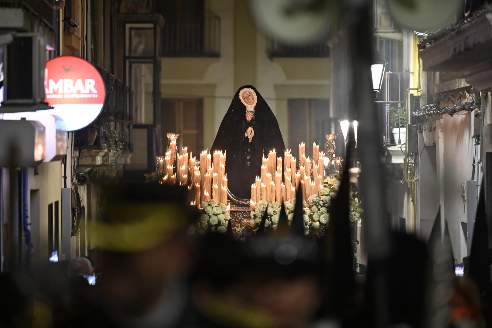 La procesión del Rosario pone el broche al Viernes Santo de Badajoz