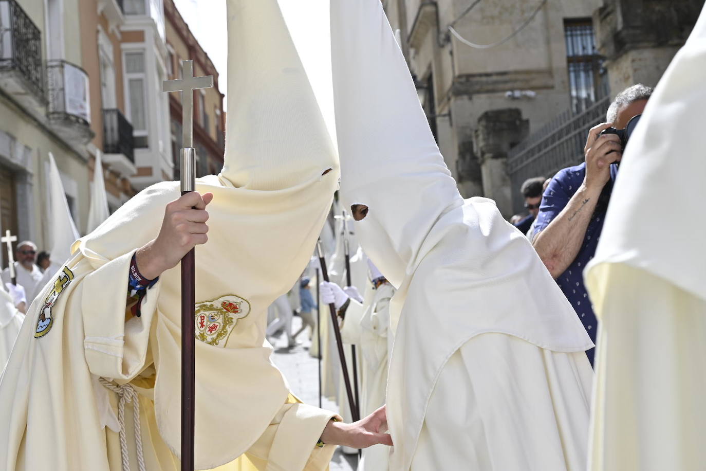 Domingo de Resurrección en Badajoz. Cofradía Santísimo Cristo Resucitado, que ha sacado en procesión los pasos del Cristo Resucitado y de María Santísima de la Aurora.