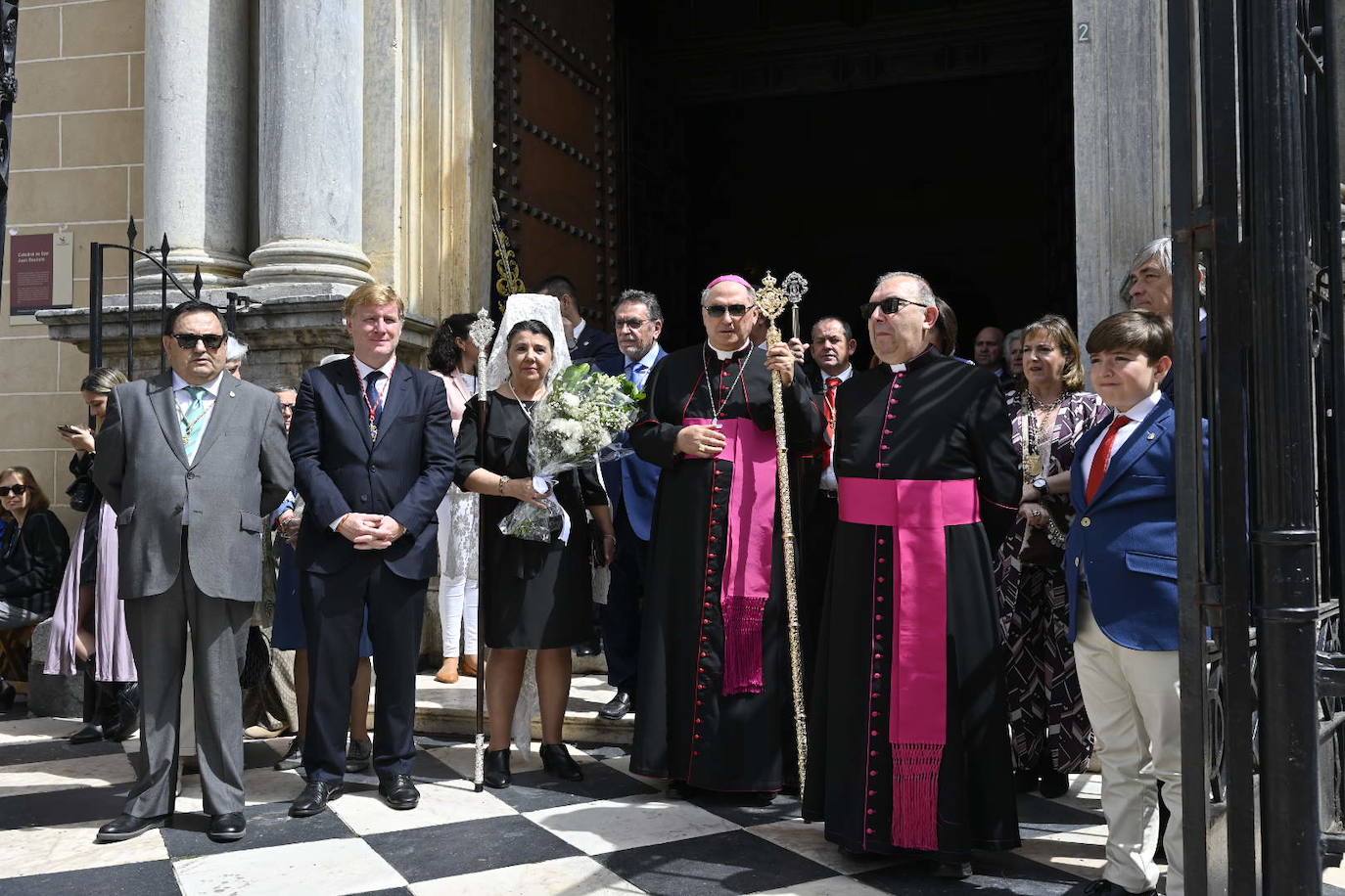 Domingo de Resurrección en Badajoz. Cofradía Santísimo Cristo Resucitado, que ha sacado en procesión los pasos del Cristo Resucitado y de María Santísima de la Aurora.