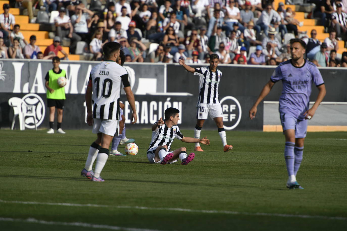 Imágenes del partido entre el CD Badajoz y el R. Madrid Castilla