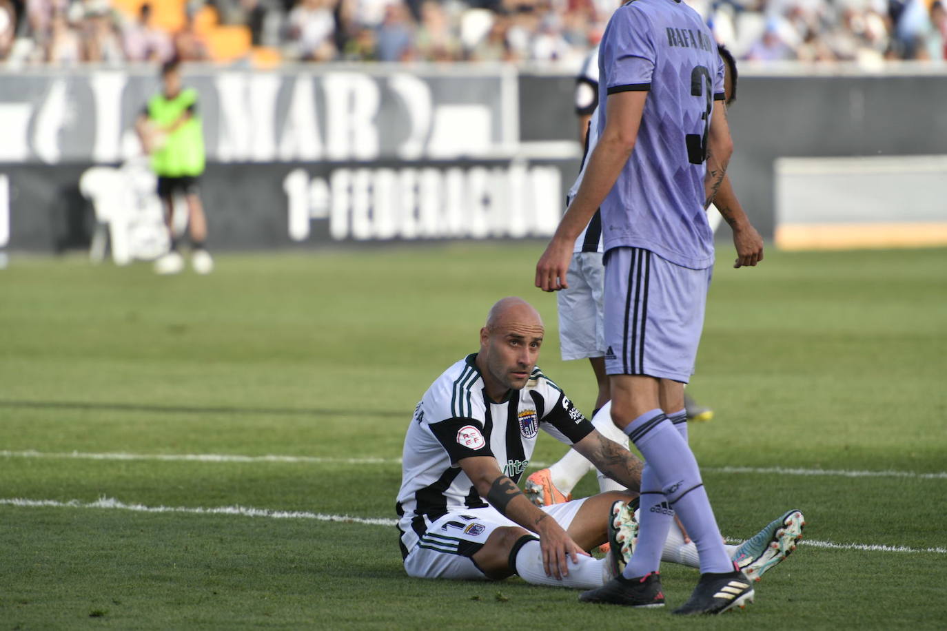 Imágenes del partido entre el CD Badajoz y el R. Madrid Castilla