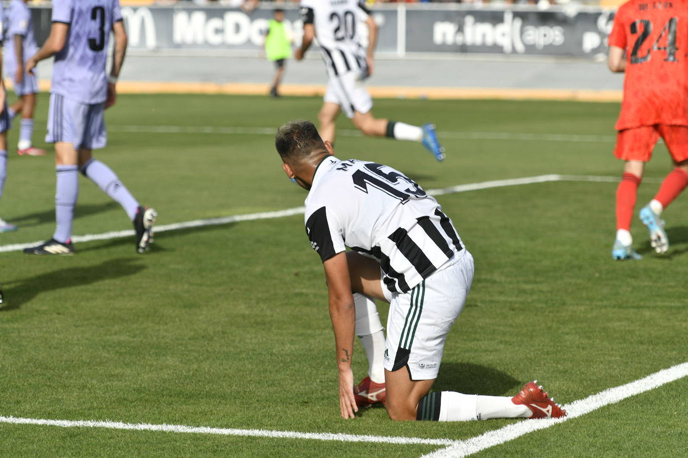 Imágenes del partido entre el CD Badajoz y el R. Madrid Castilla