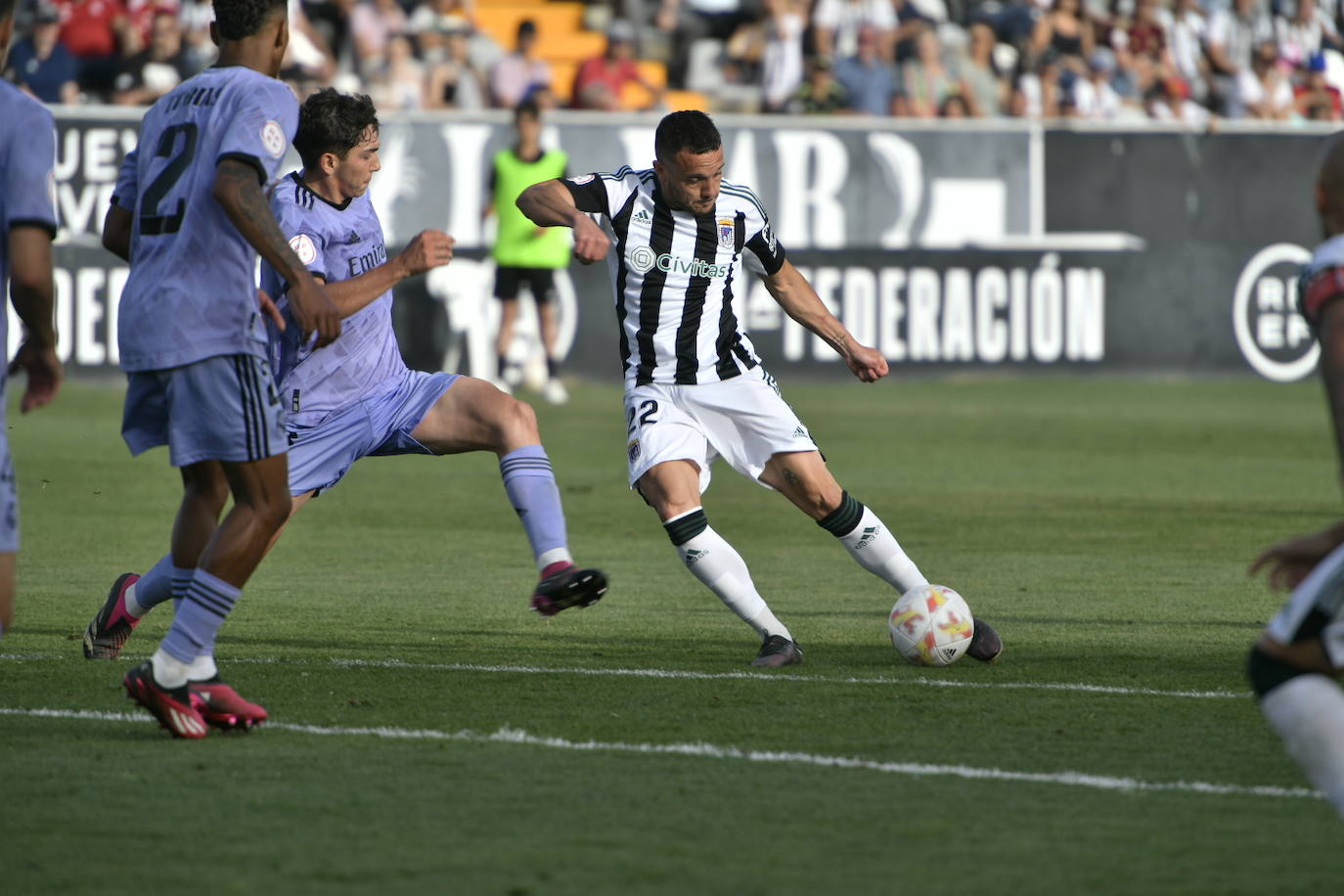 Imágenes del partido entre el CD Badajoz y el R. Madrid Castilla