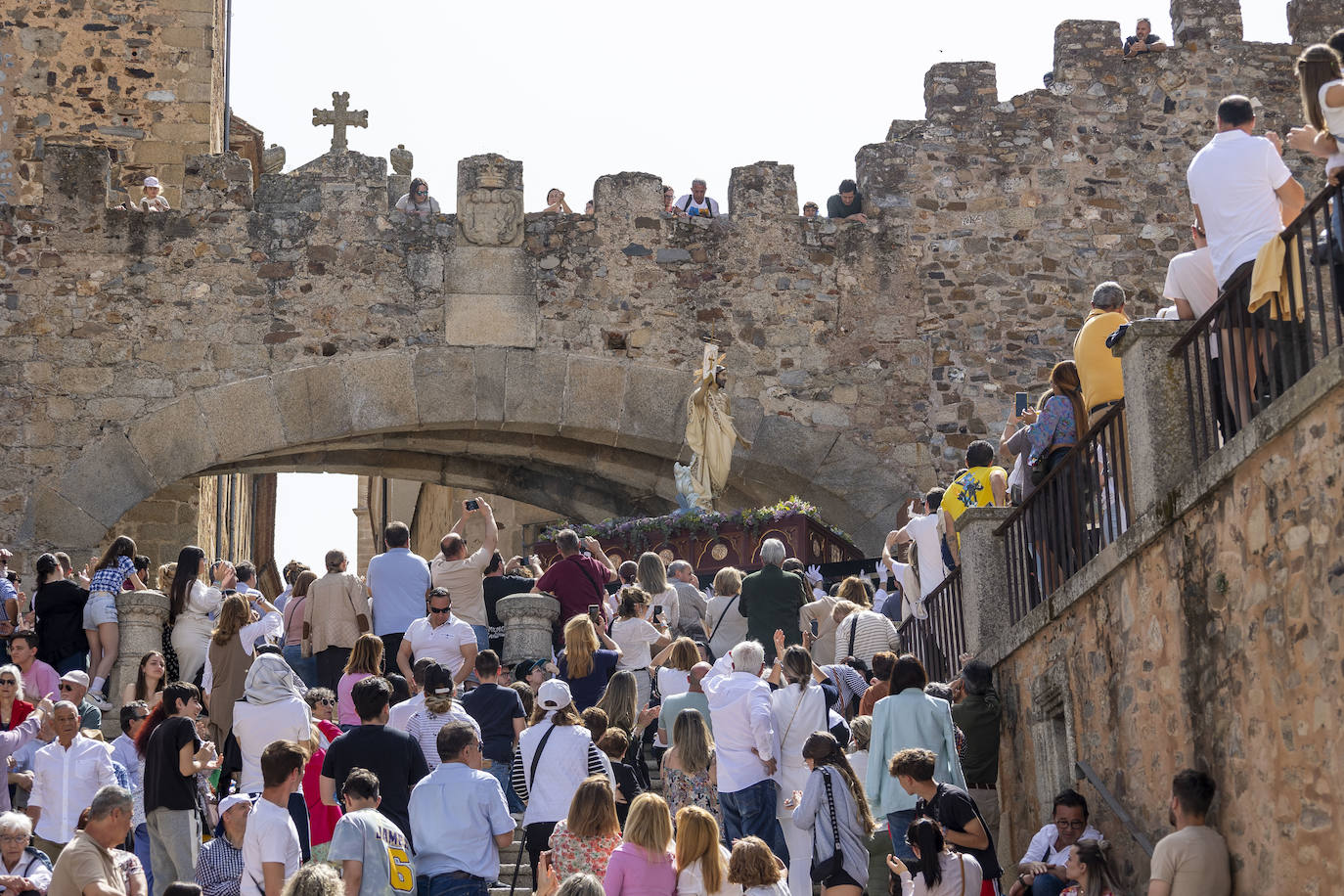 Domingo de Resurrección apoteósico en Cáceres