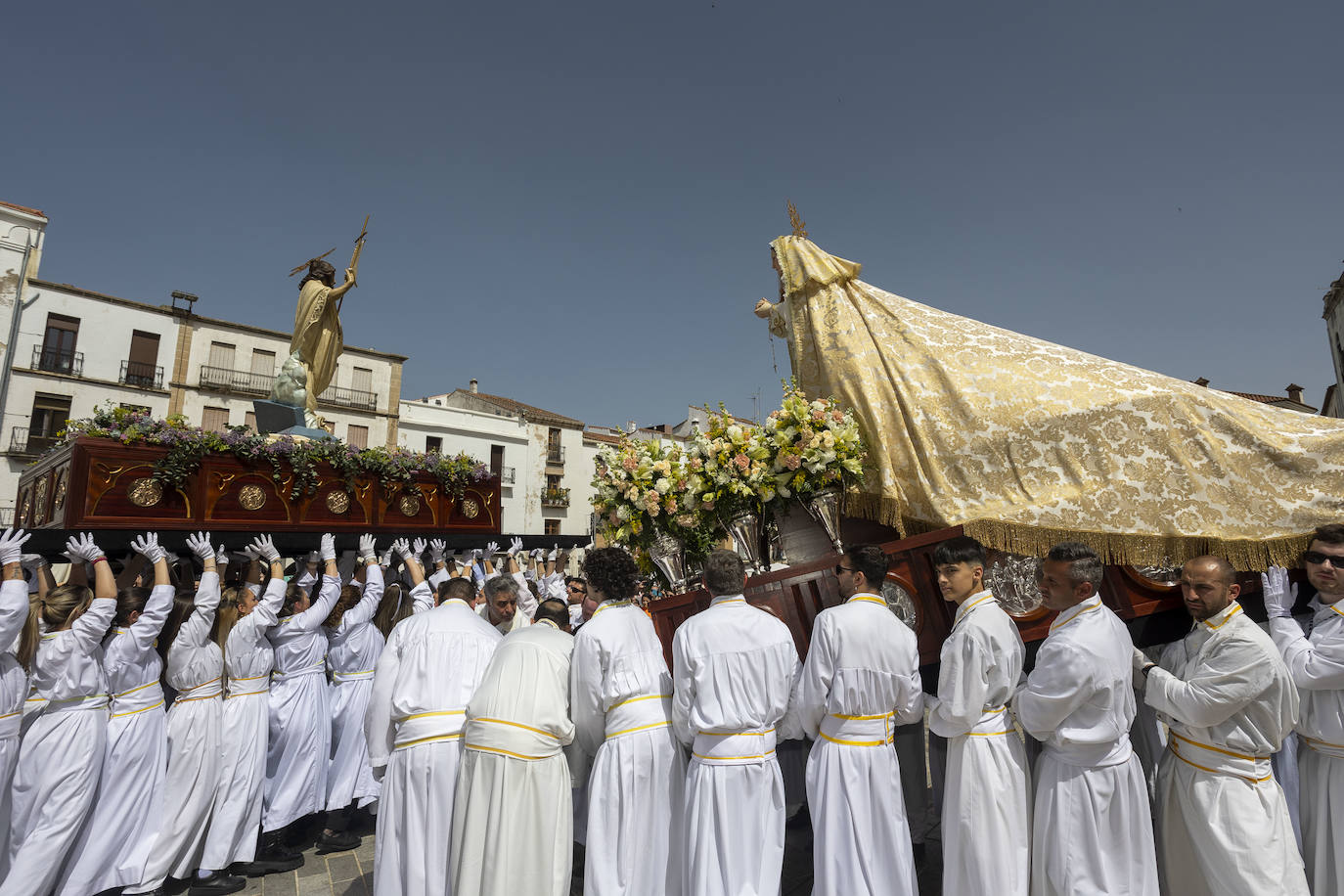 Domingo de Resurrección apoteósico en Cáceres