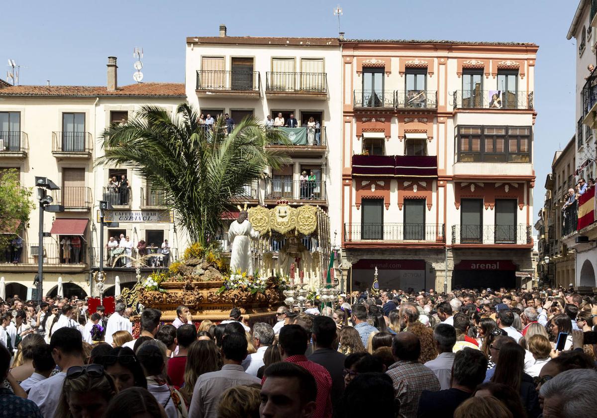 El Domingo de Resurrección placentino, en imágenes