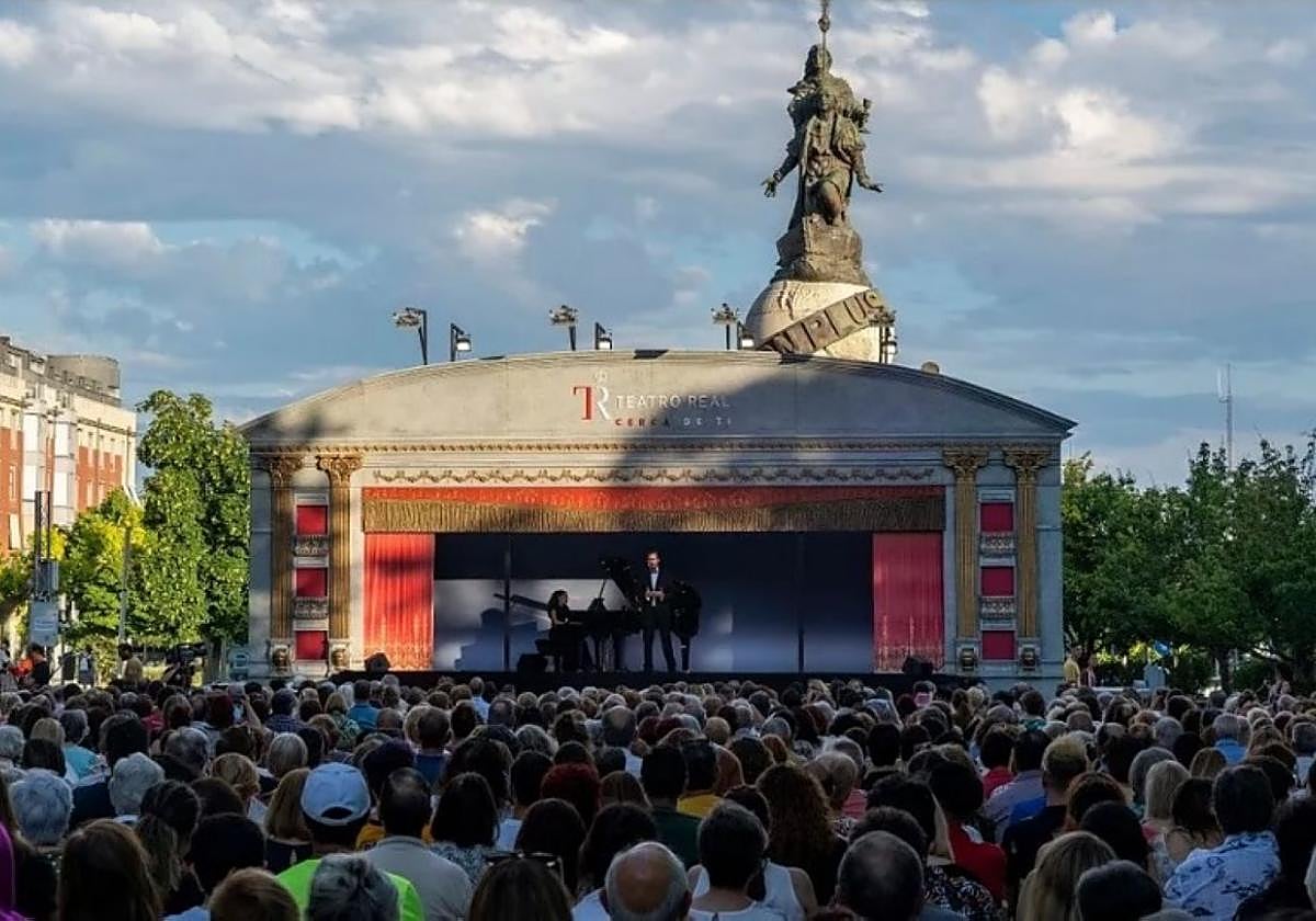 Una actuación de la Carroza del Teatro Real.
