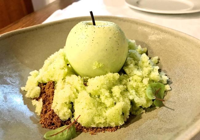 Postre de manzana y poleo.