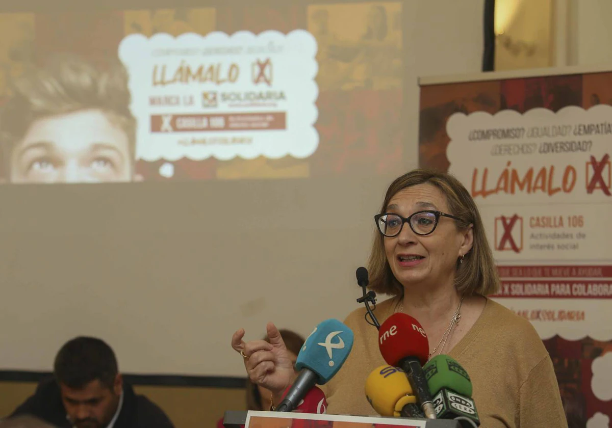 Carmen Pereira, presidenta de la Plataforma del Tercer Sector en Extremadura, esta mañana en Mérida, en la presentación de la campaña para animar a marcar la casilla de fines solidarios del IRPF.