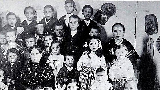Helénides de Salamina, don Paco y las maestras a las que prohibían pintarse los labios